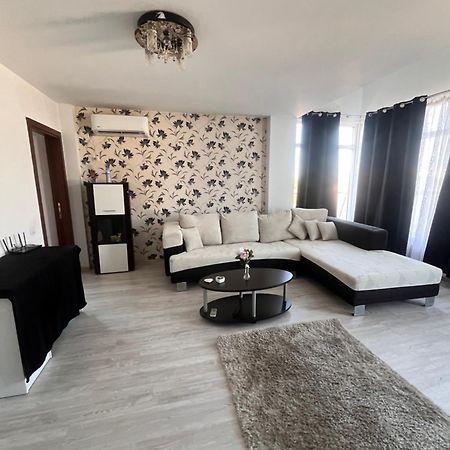 Sunset Holiday Home Bucarest Esterno foto